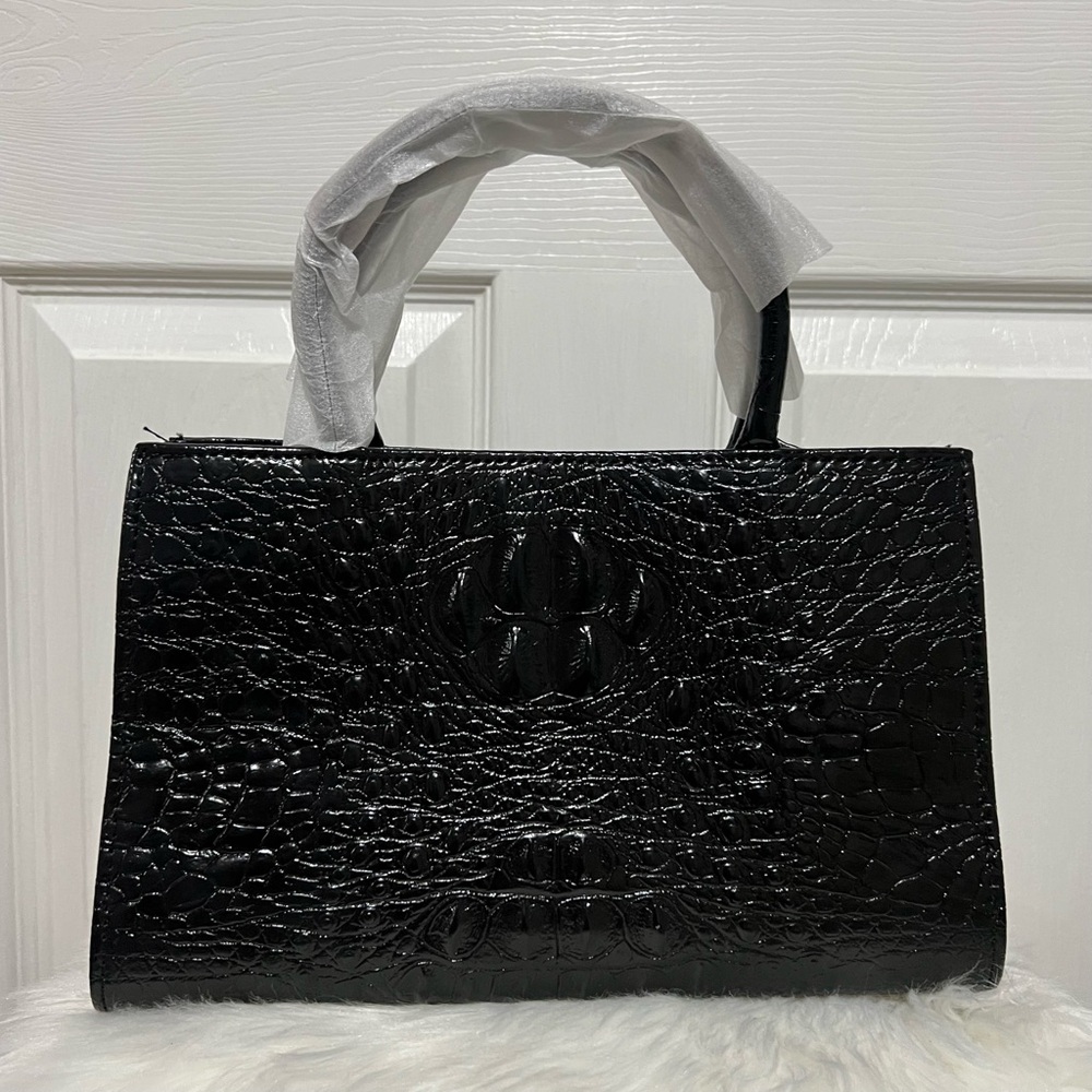 💗 *NEW* Elegant Black Crocodile-Embossed‎ Women's Bag